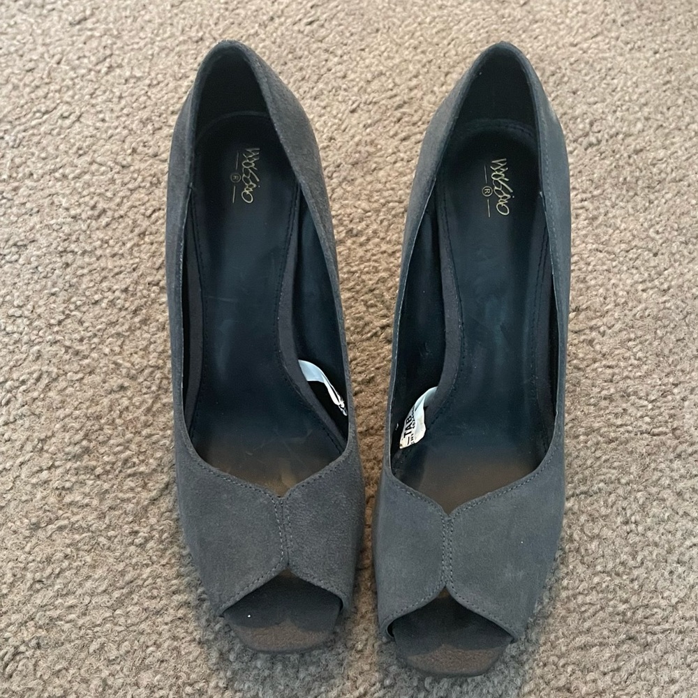 Mossimo Supply Co. Mossimo-Women's Gray Suede Peep Toe Heels Size 7.5
